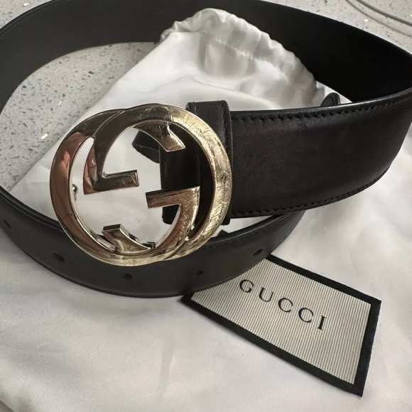 Gucci Black Leather Belt with Embossed Details - Picture 1 of 3